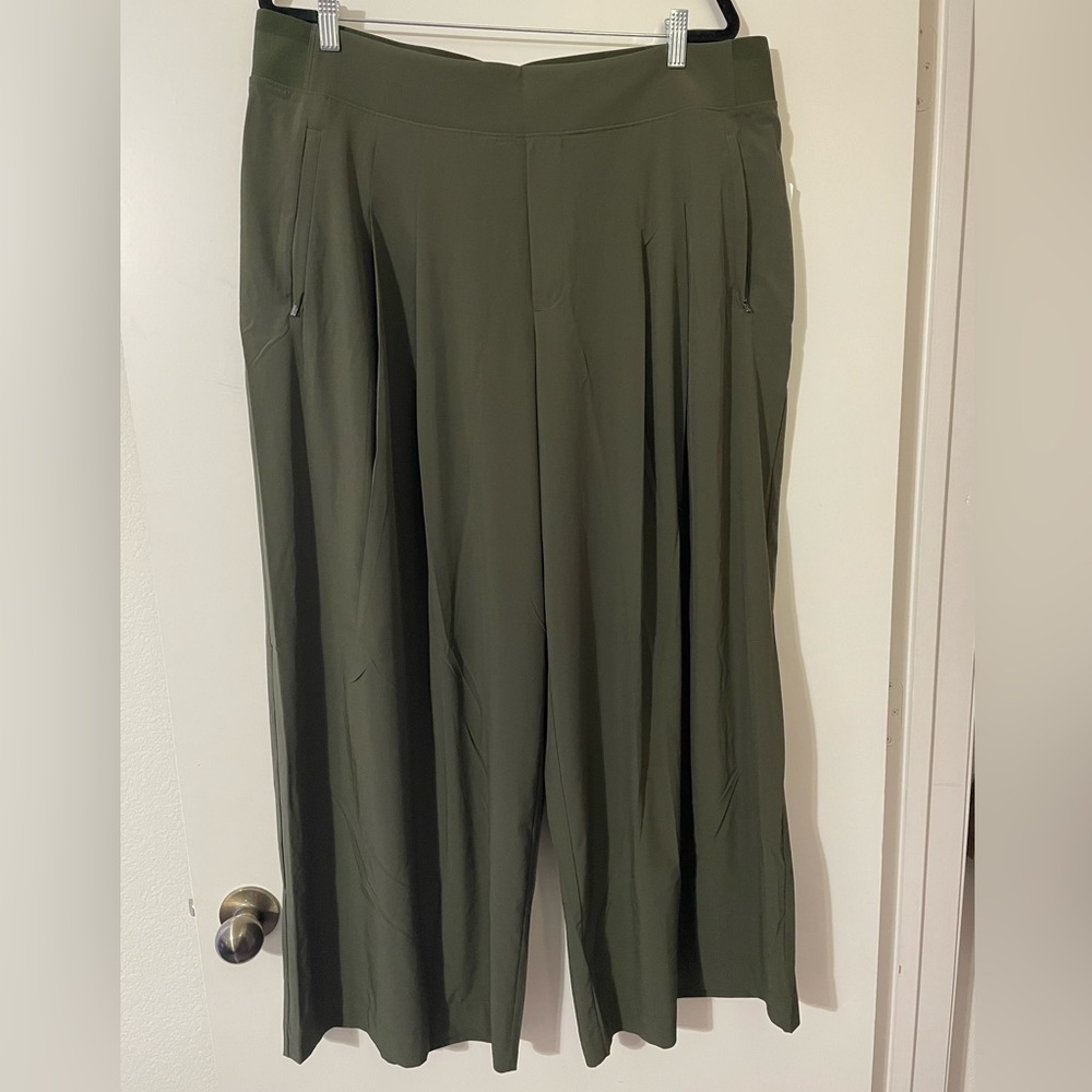 NWT Athleta Brooklyn Heights Pleated Wide Leg pant